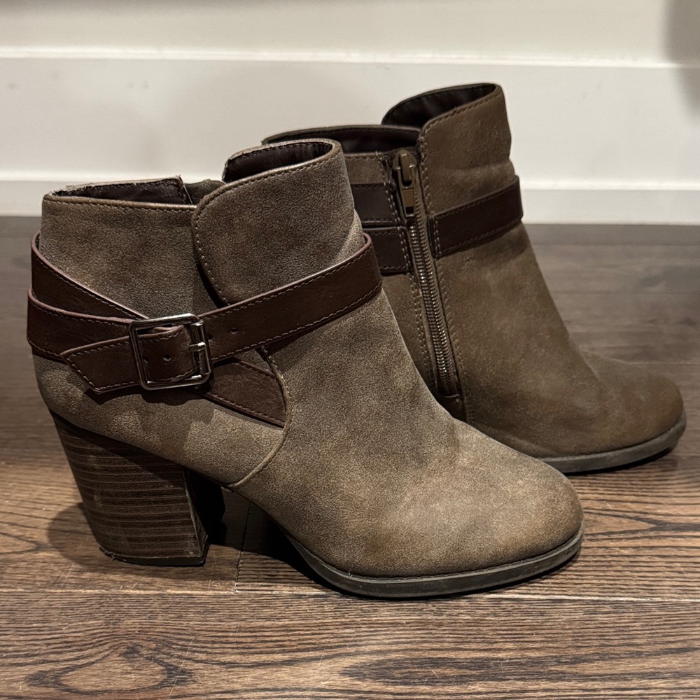 Soda booties size 7.5